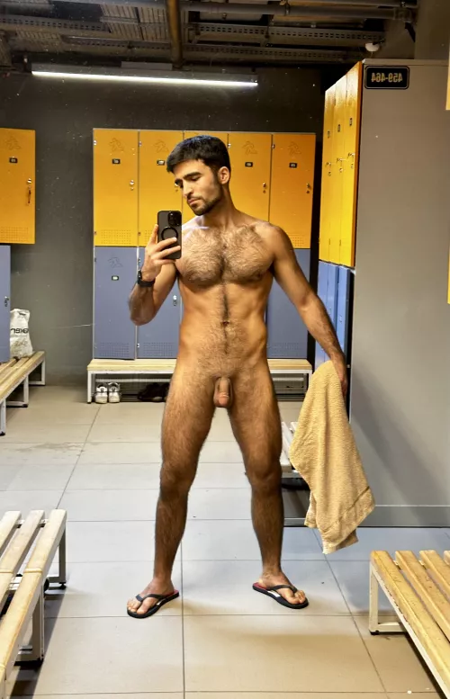 There’s always something hot about a locker room setting-probably half the reason I go to the gym in the first place