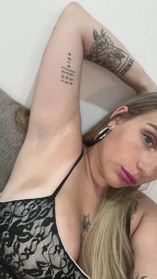 These armpits are waiting for a submissive to take it.