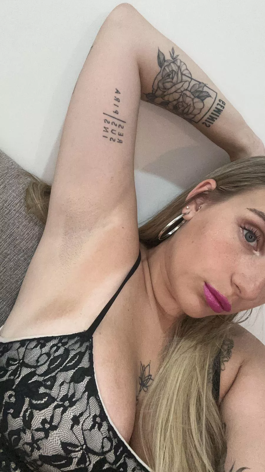 These armpits are waiting for a submissive to take it.