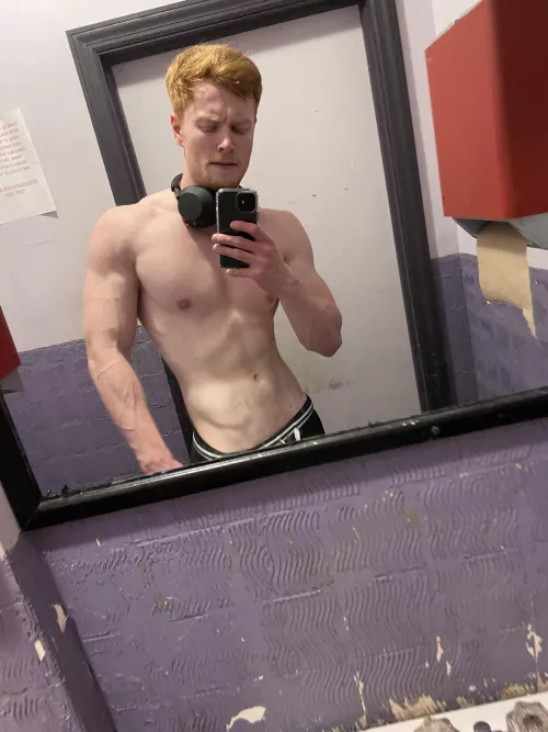 Want to see the shorts pulled down?😏