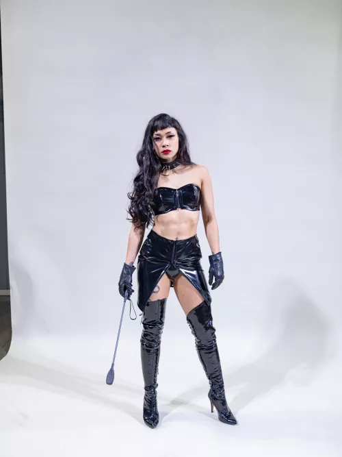 With all this shine, I can't help but have ideas for your mouth :)