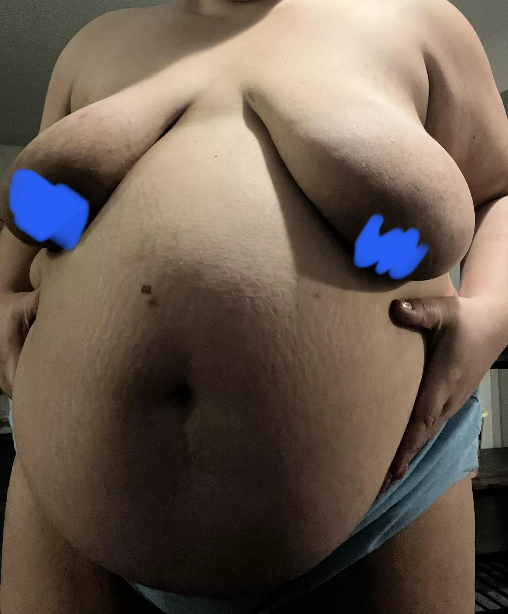 10 large chocolate chip pancakes later 😍