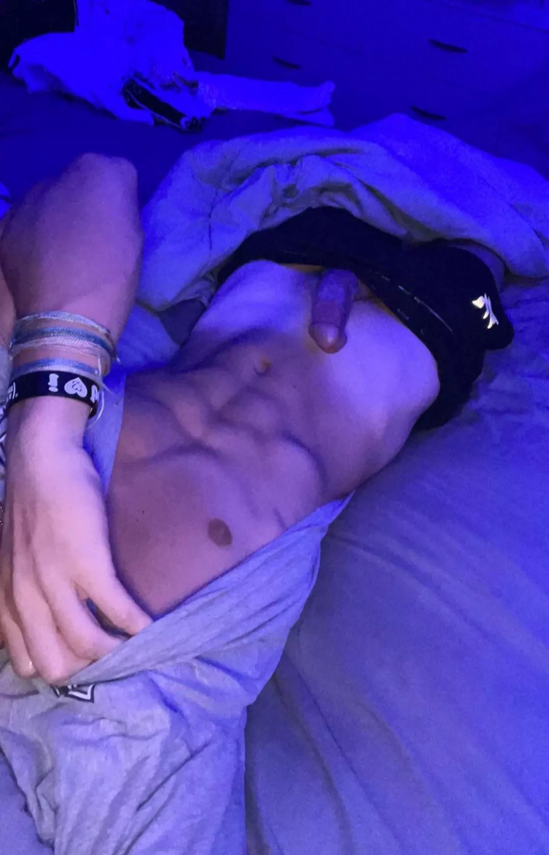 19 Edging dm to trade