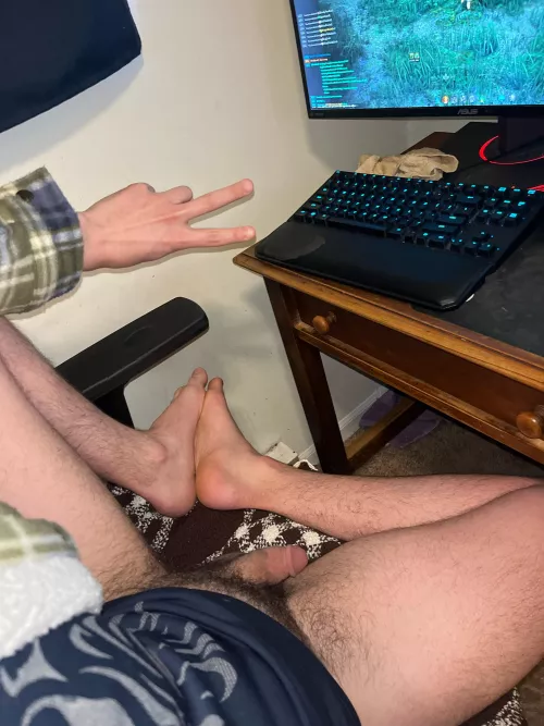 26 looking for actual long term gamer friend if you play league of legends, black desert or tekken 8 (NA) and wanna be chill friends and game hmu, pref stocky and around my age