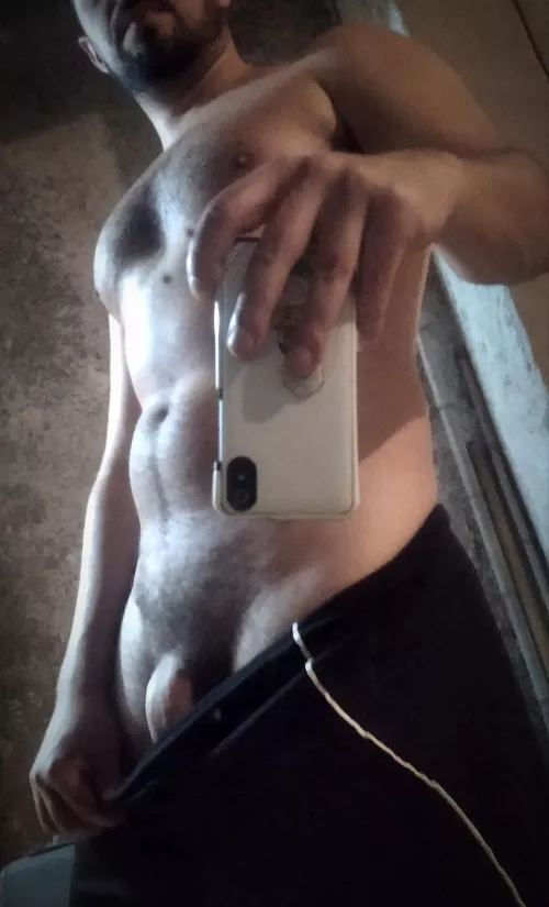 33 cut or uncut? Guess right and win a pic on your dm 😜