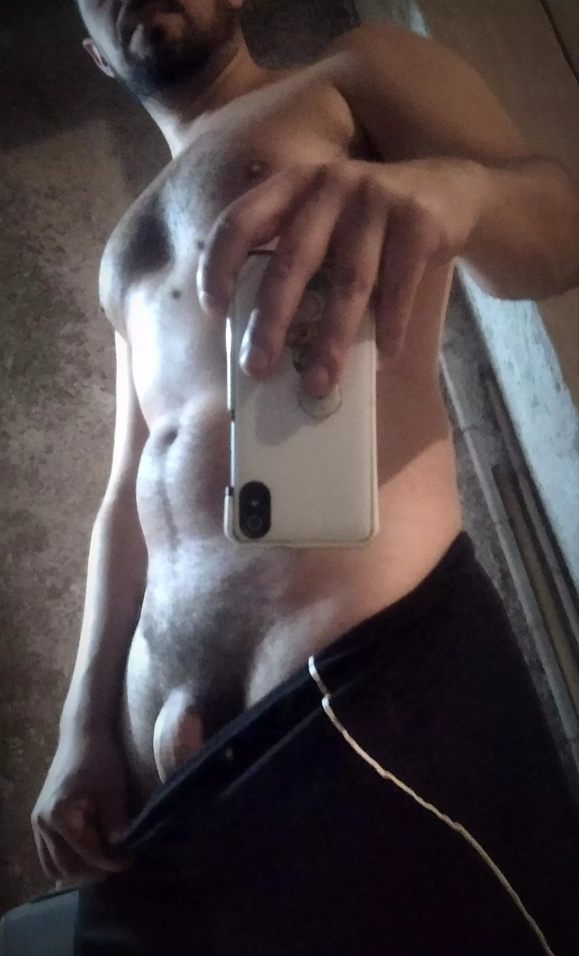 33 cut or uncut? Guess right and win a pic on your dm 😜