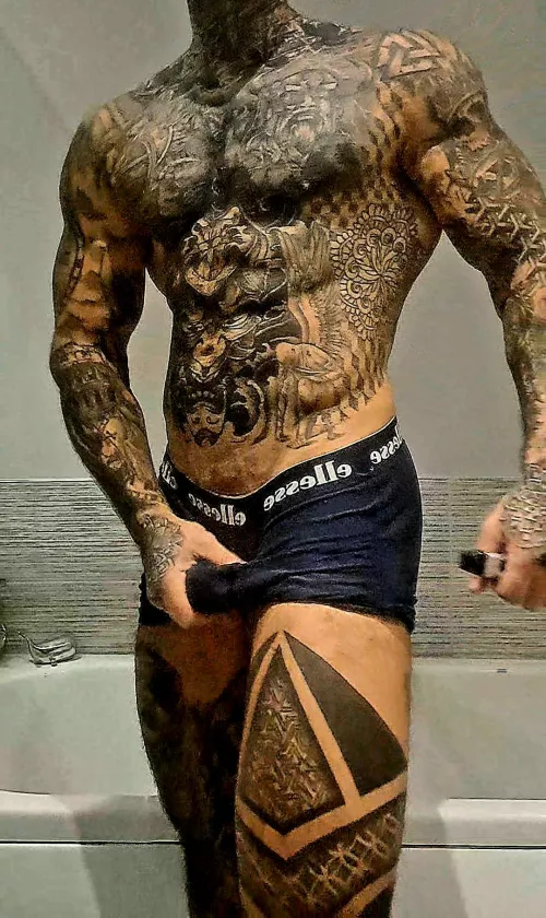 After shower flex..😈