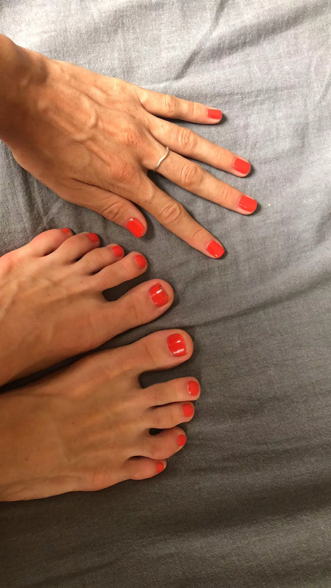 Alexandra 👑 mani and piedi ❤️