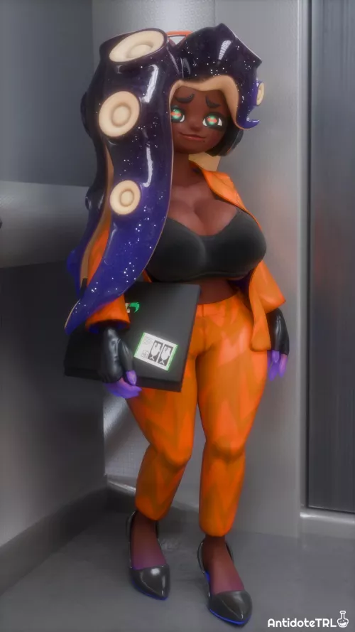 [AntidoteTRL] Marina Holding her Laptop