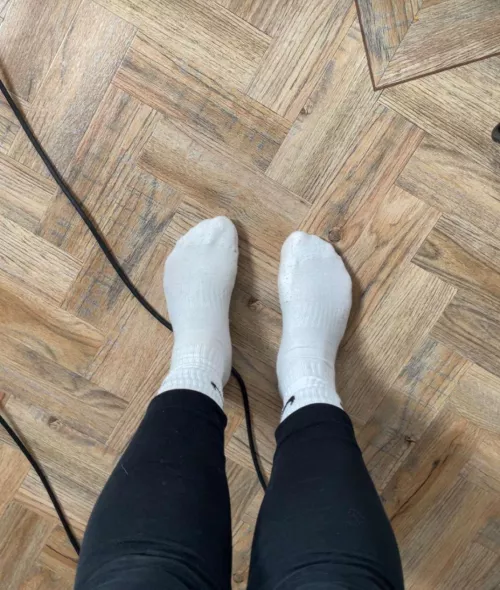 Are you a [f]an of my white Nikes?