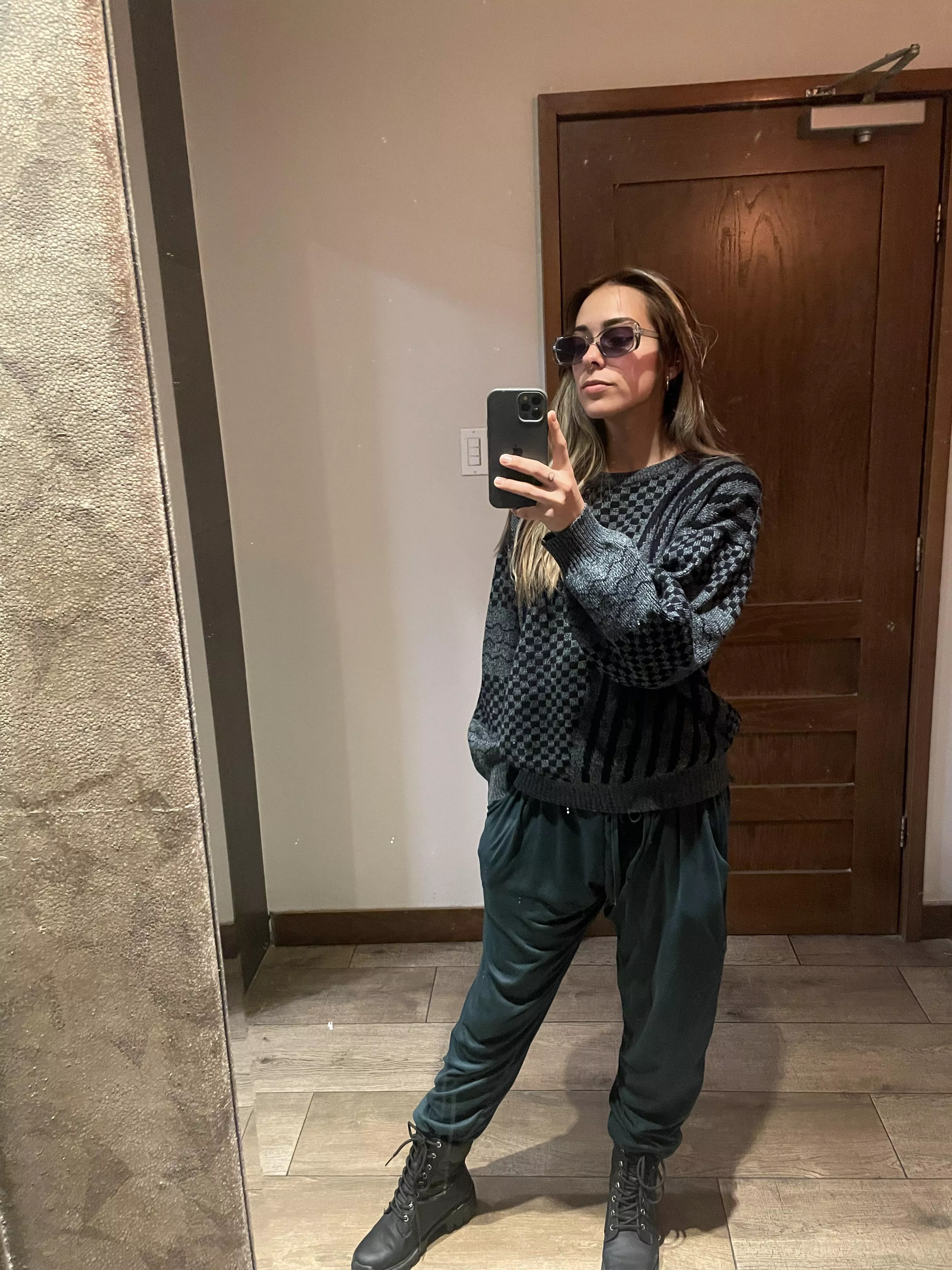 as a man, do you personally prefer to see women wearing dresses/skirts rather than pants/trousers