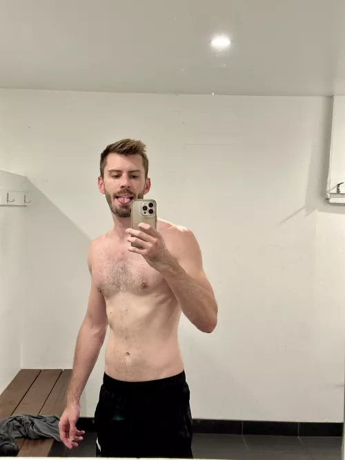 Autumn wont stop us getting the tiddies out. Where the down under gays at