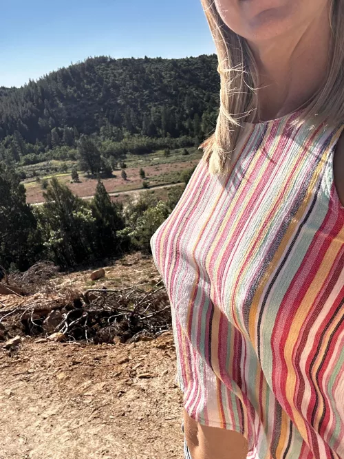 Braless in nature