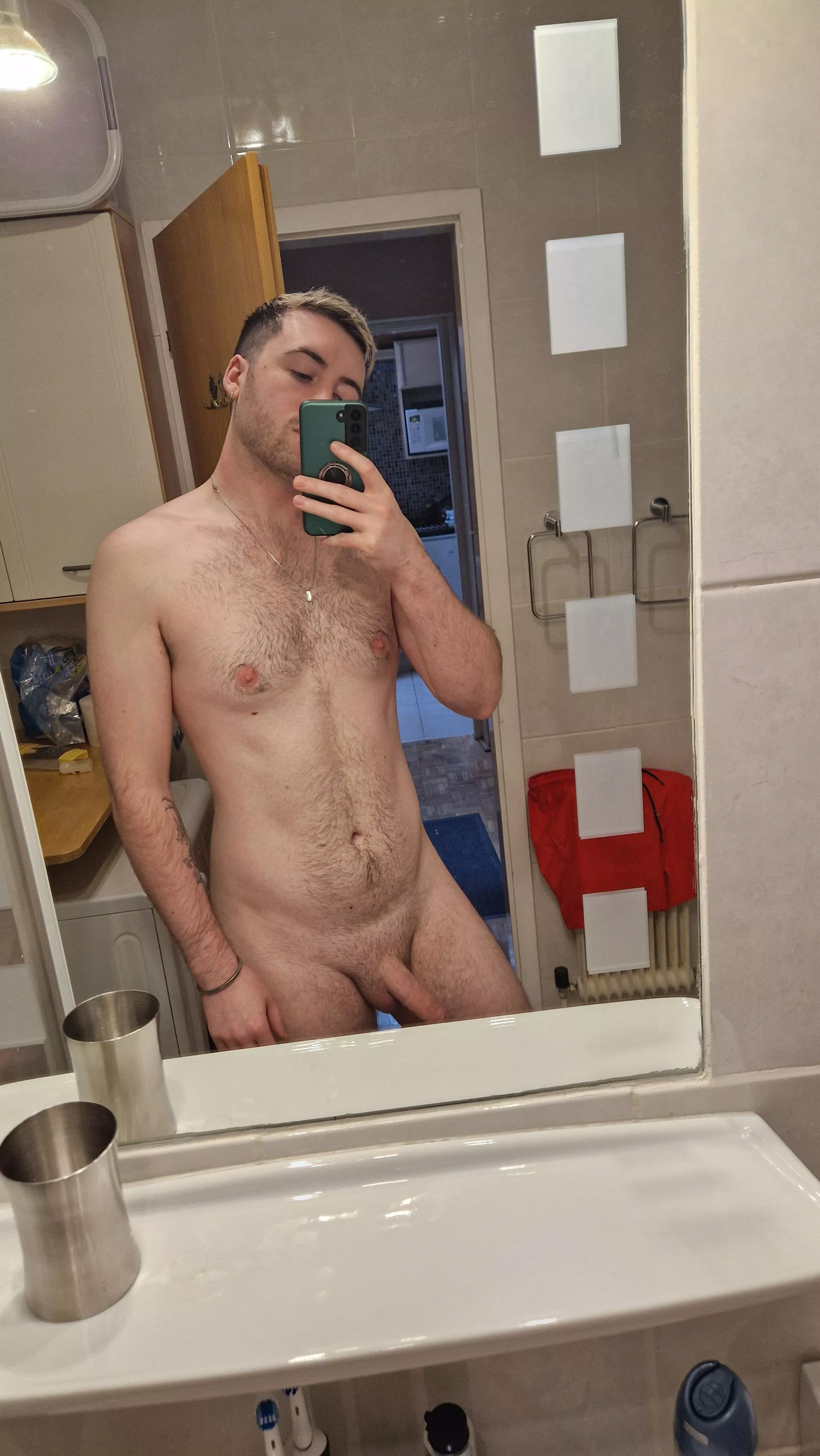 Cheeky mirror selfie 