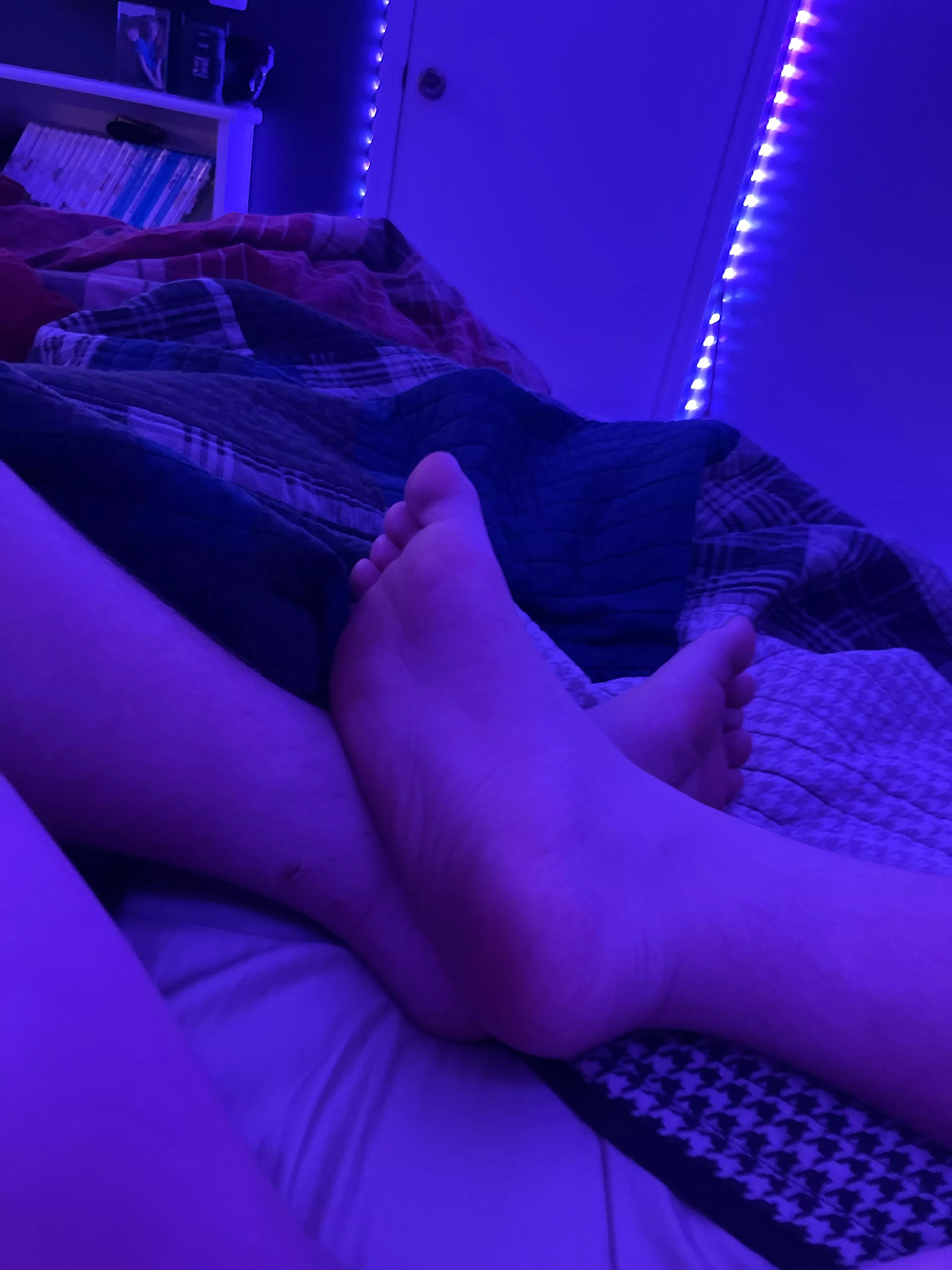 Comment your age if you want to see my ass