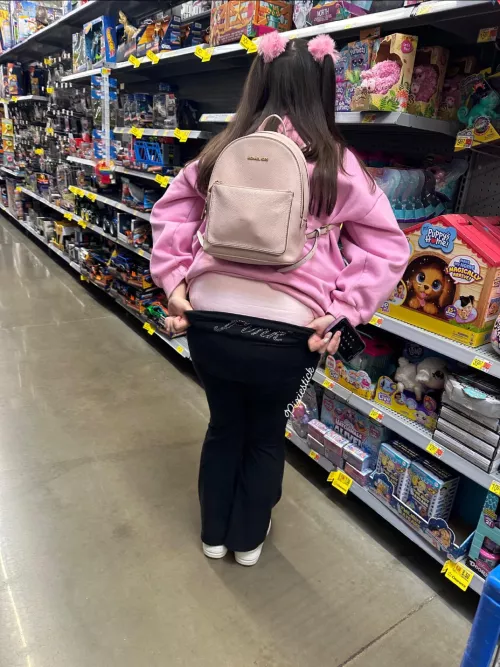 Diapers on the go are the way to go 💘