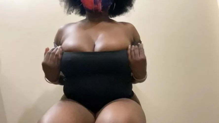 Do you like big titties ? 