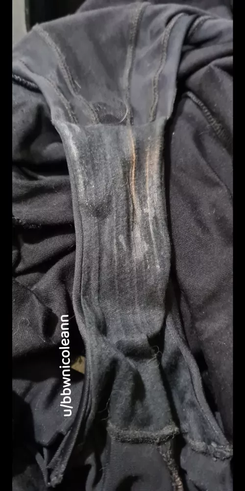 Fullbacks crusty and smelly after 4 days.