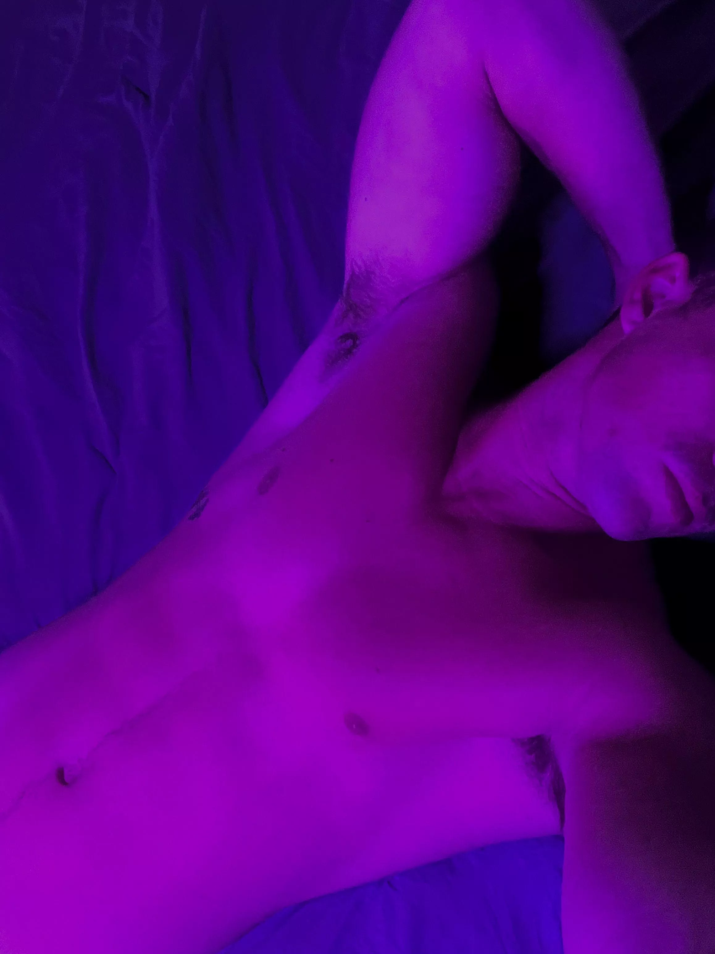 Haven’t worn deodorant in a week, would u still wanna sniff my pits?