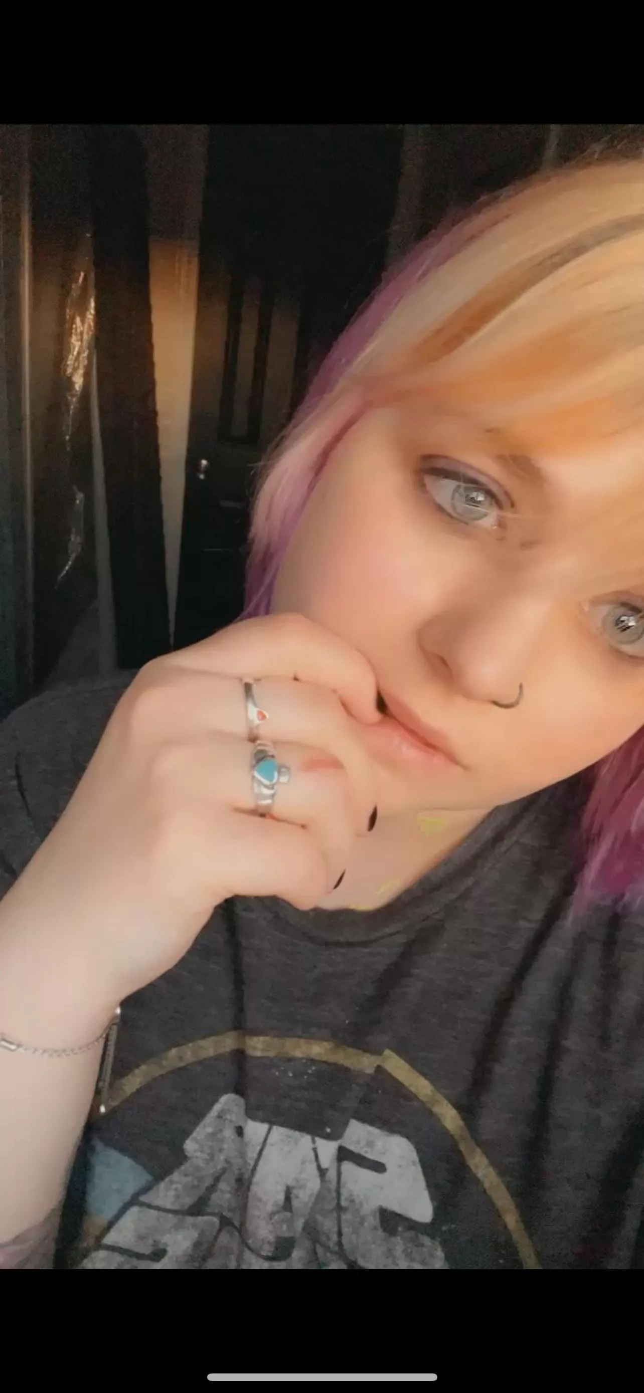 Hey  cutie 😜 horny? Bored? Stressed? Lonely? I’ll please you 🌹19yo 5ft thic and kinky🖤[fet]friendly💦[dom]or[sub]👅[sext]lets play😜[vid][pic]customs made just for you🍭[gfe]let me please you in every way🥀[aud]let’s talk dirty🔥