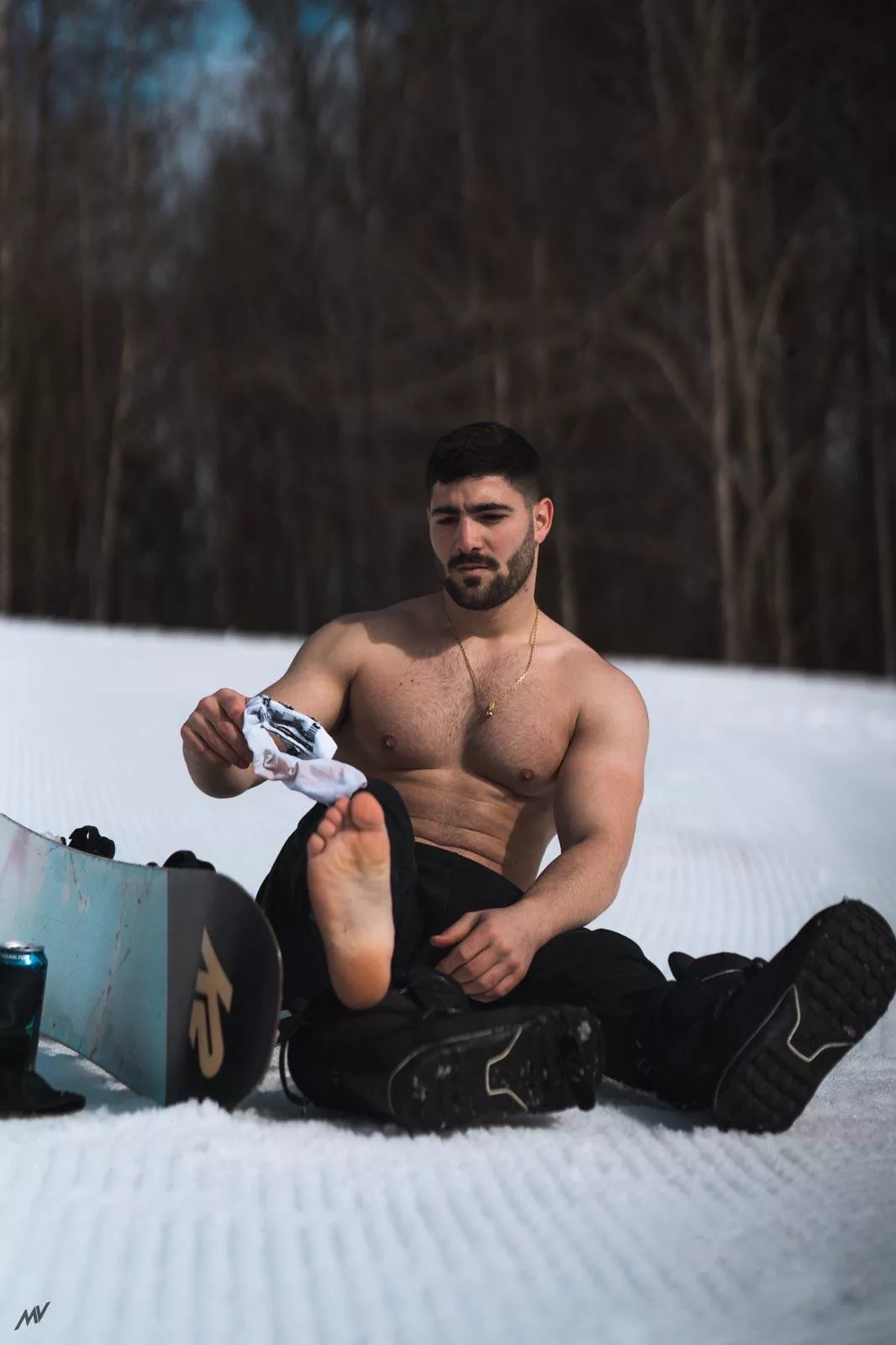 I don't need description, my body speaks for itself.