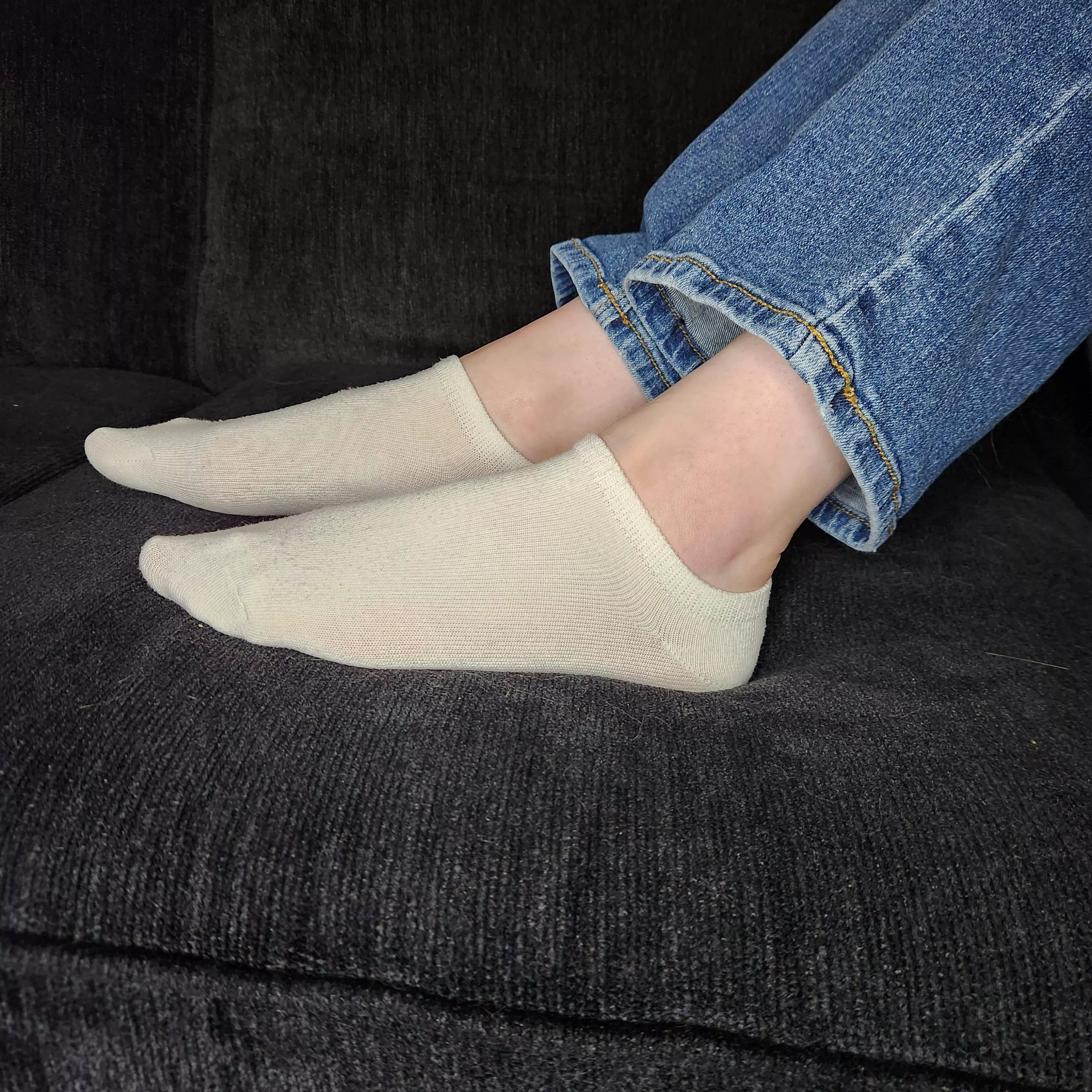 I know I'm the leggingsgirl, but sometimes Jeans feel just right with white ankle socks