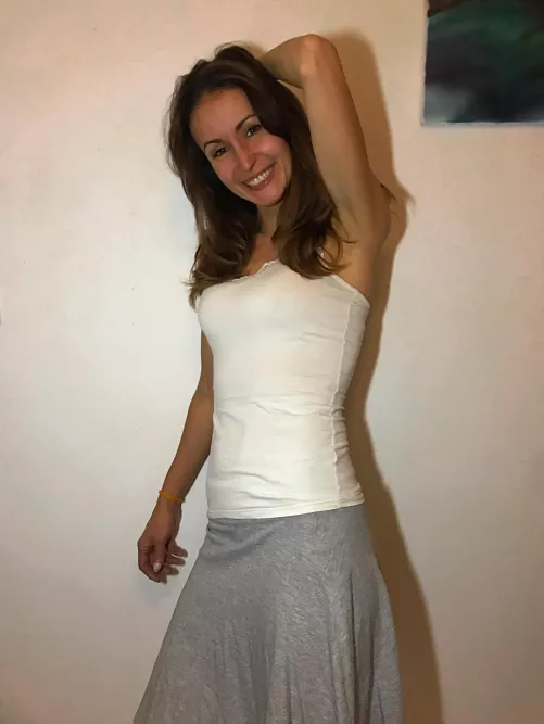 I need strong arms this weekend if you're not busy.