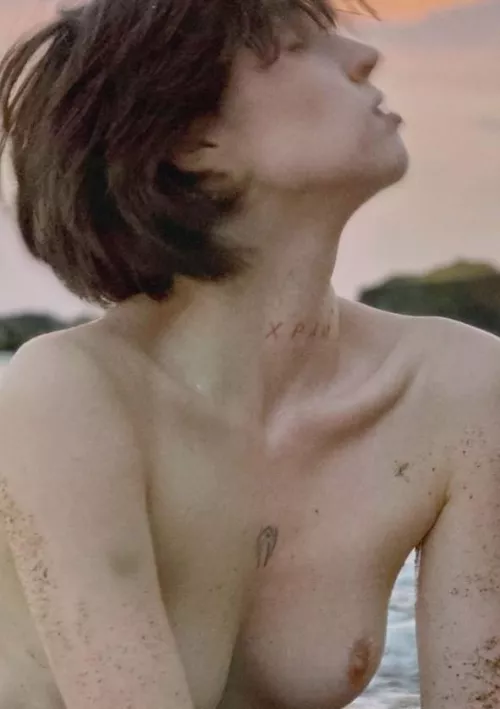 I really don’t know how you can not be a “tit guy” ;)