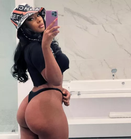 I’m a Meg the Stallion virgin and I wanna fix that but I need to do it with a Bi bud 