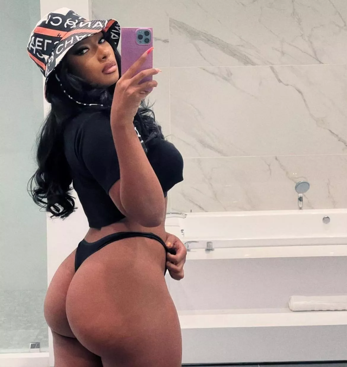 I’m a Meg the Stallion virgin and I wanna fix that but I need to do it with a Bi bud 