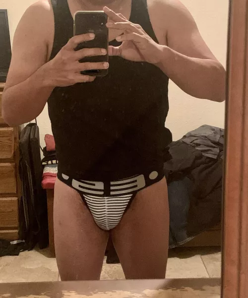 Late night jock reveal…
