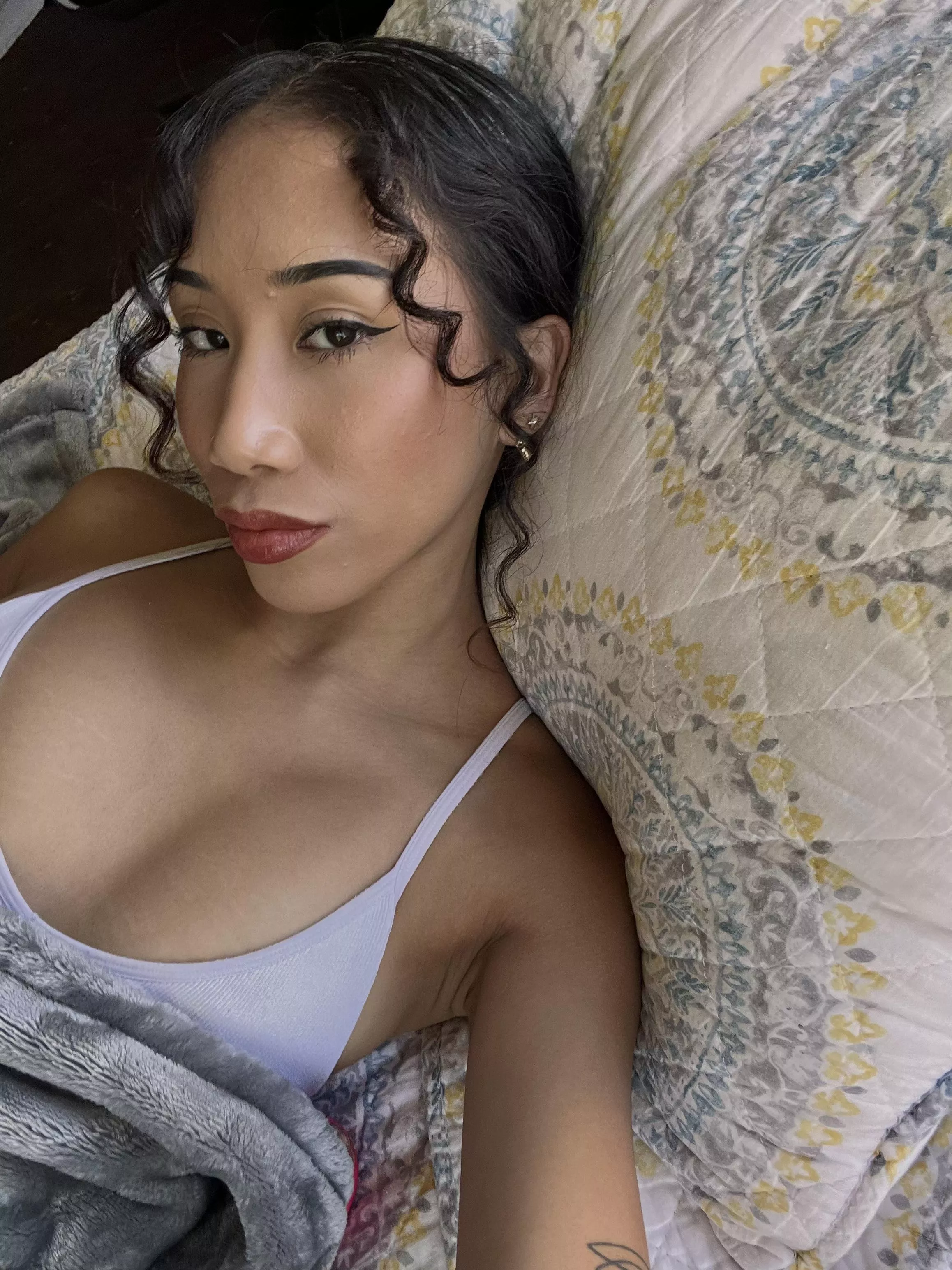 nothing like looking down at a pretty face right? 