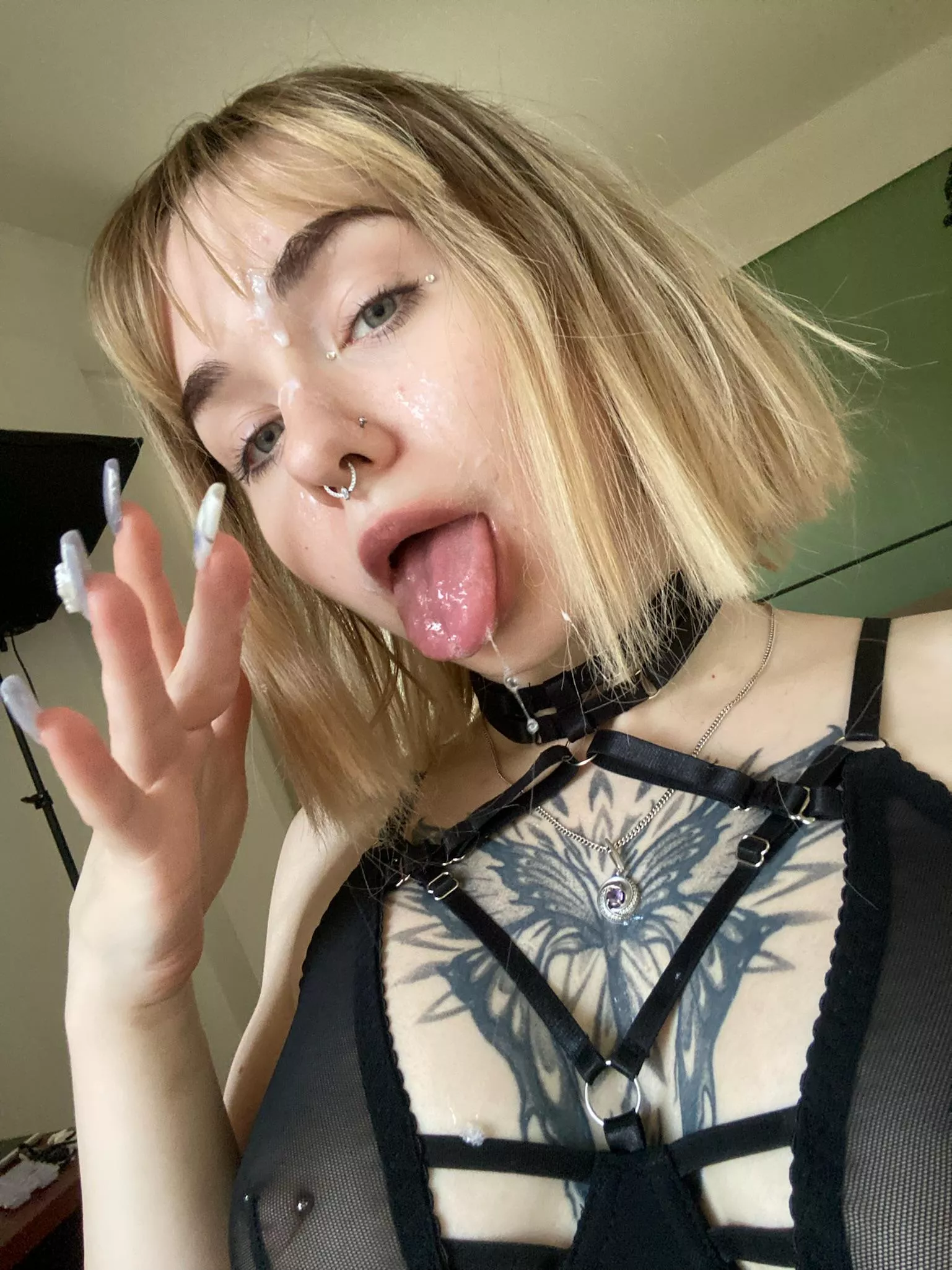 Put your cum in my face