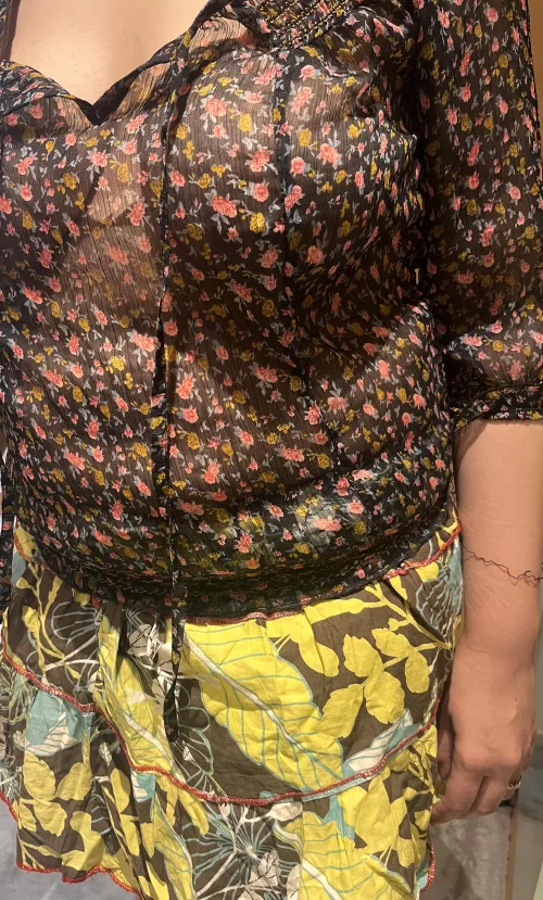 She asking which one for the supermarket, can you see her nips