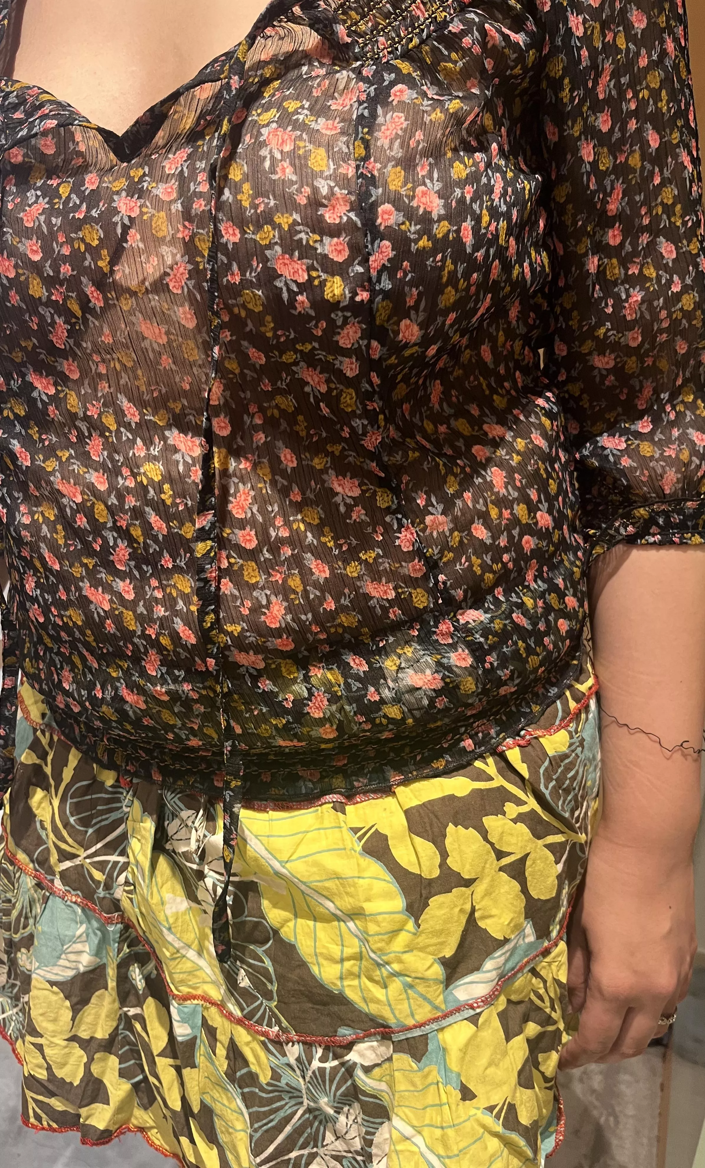 She asking which one for the supermarket, can you see her nips