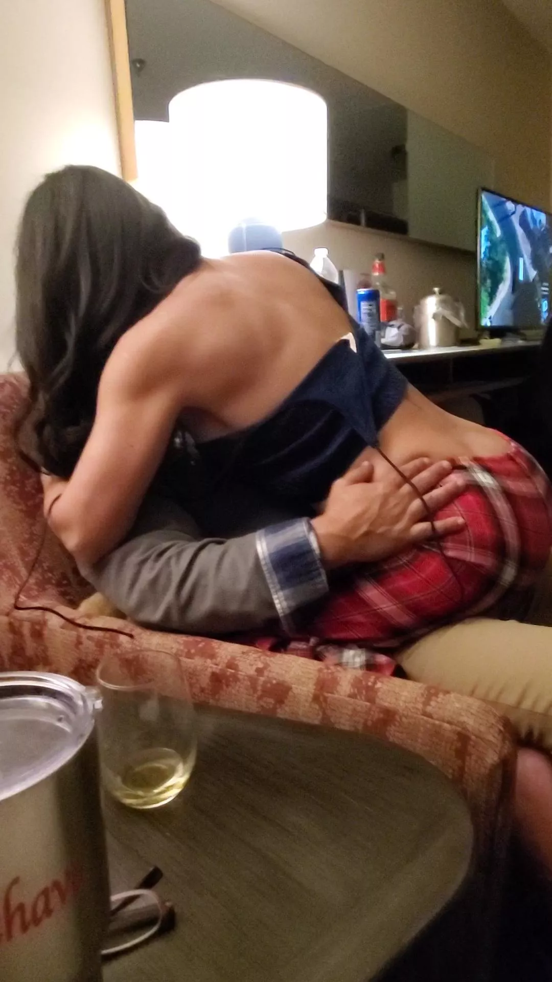 the only thing better than having  hubby's friend..is having hubby's coworker..same night got to play with two hard ones and teased hubby til he had blue balls..#norelease..😈😈..-sa