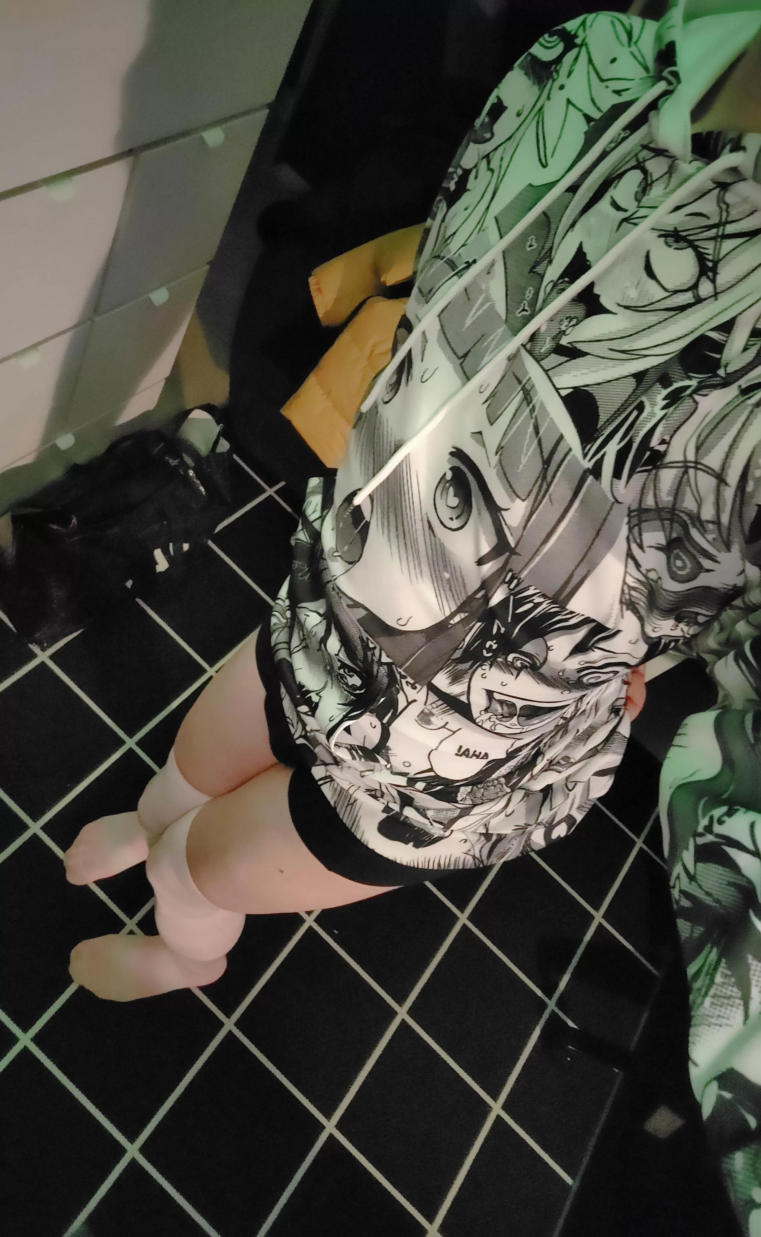 This hoodie is so comfy :3