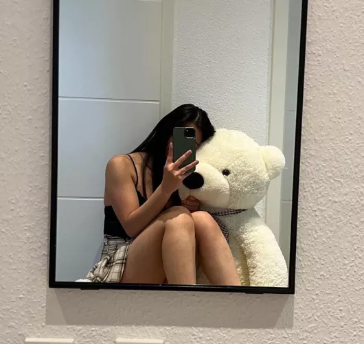 We two looking for a cuddlebuddy hh 