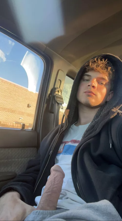 Who enjoys giving road head?? 