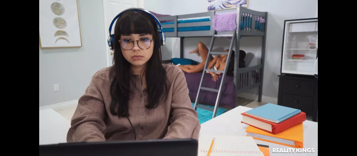 Who is this girl with glasses Video name - Bunk Banging The Handyman