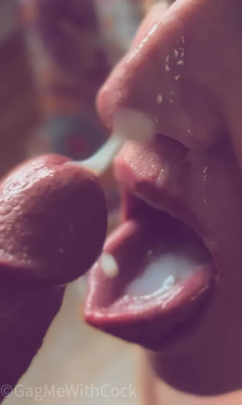 Who wants a kiss 💋 