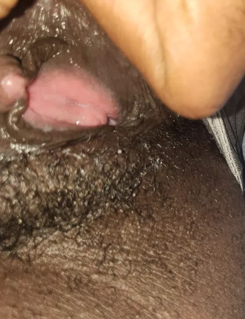 Would u suck on my pussy? 