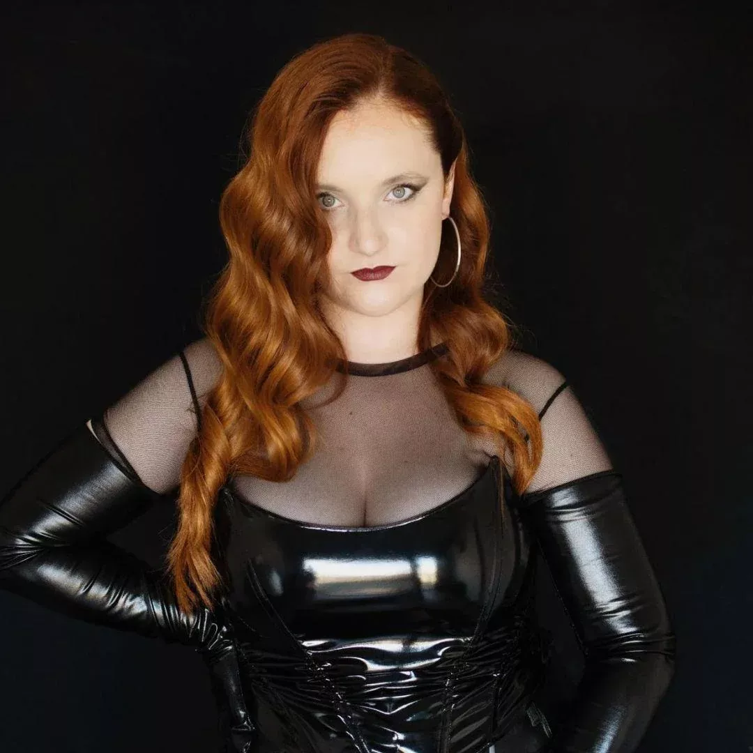 You can reflect yourself in my corset.