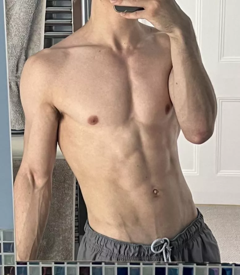 18M Femboys/ smooth bubble butts dm me 💦💦