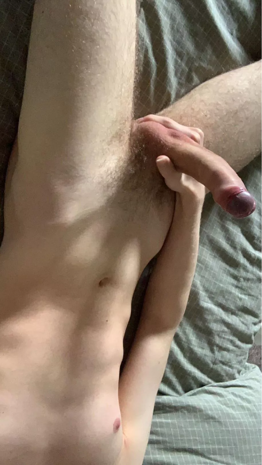 19 uk fit twink looking for fit guys with a bush (18-30) snap: axelr044