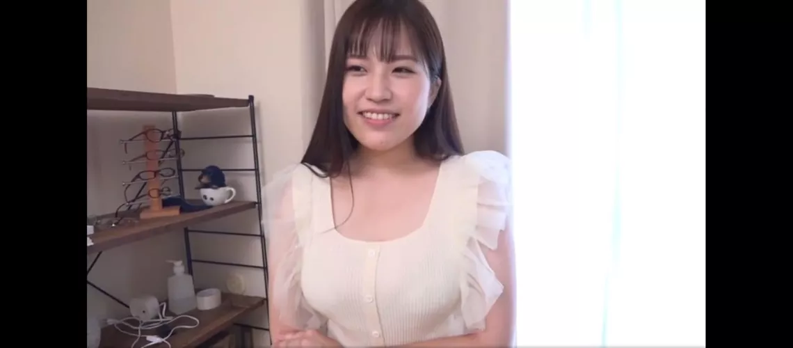 Asking for my homie , any1 know her name 🤡