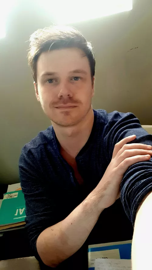 Brain need distraction 🙃