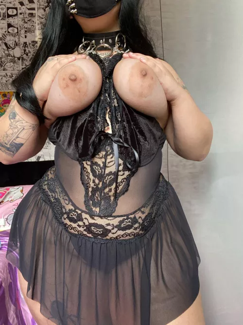 Come here and lick my gothic titties