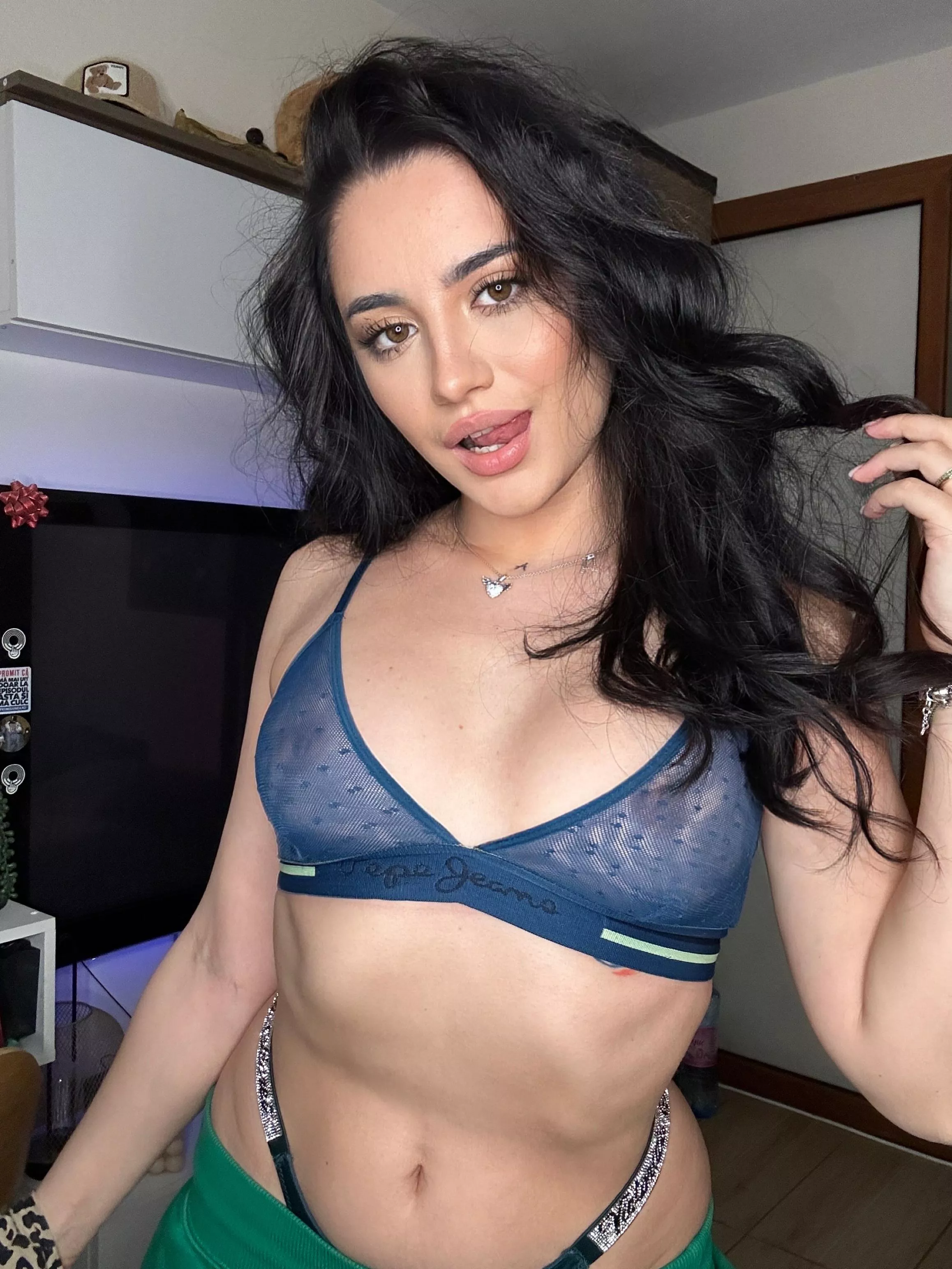 Confidence is my sexiest accessory.
