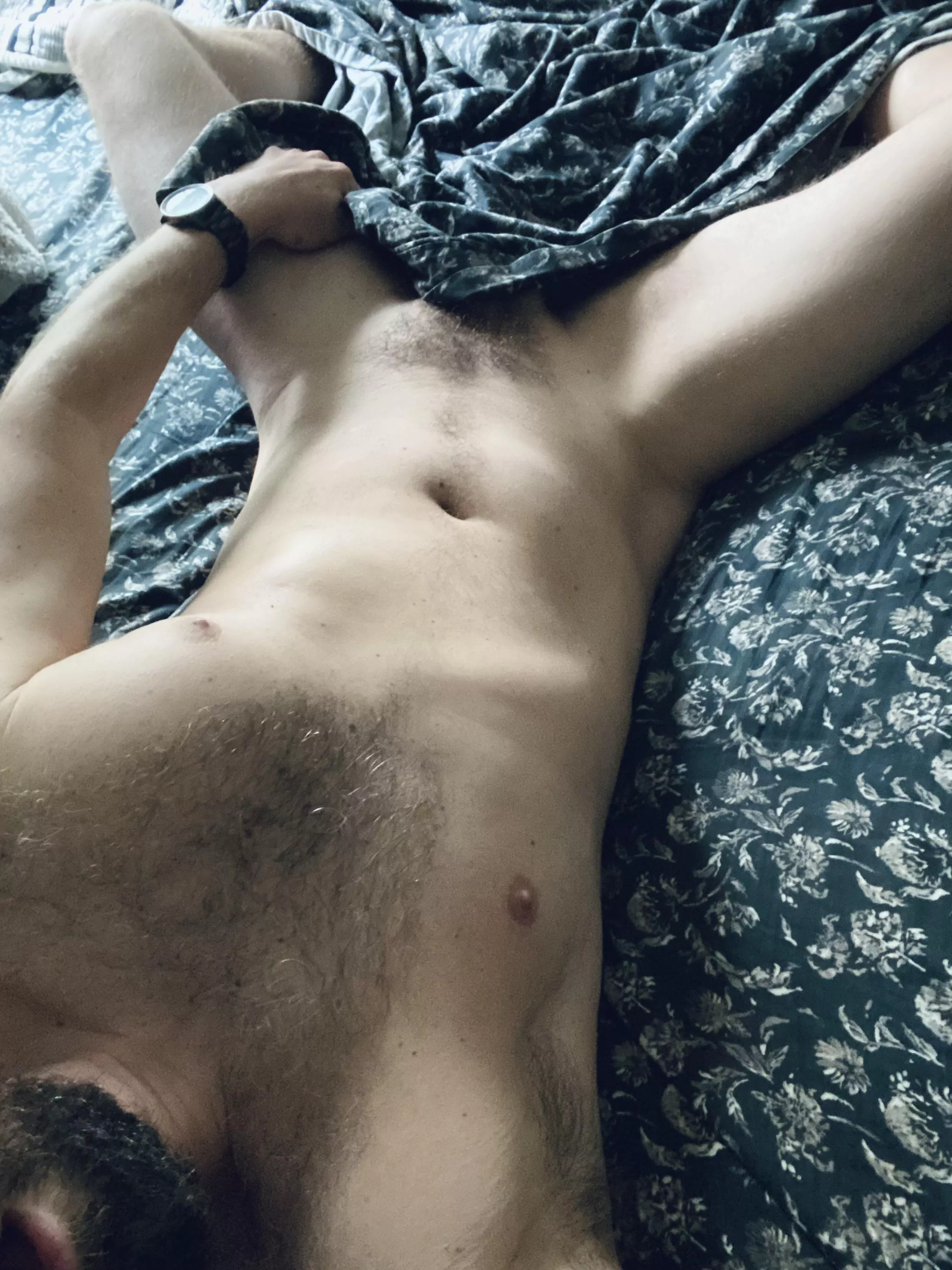 Edging/sexting session with slutty friends. Best way to start the week. 😎